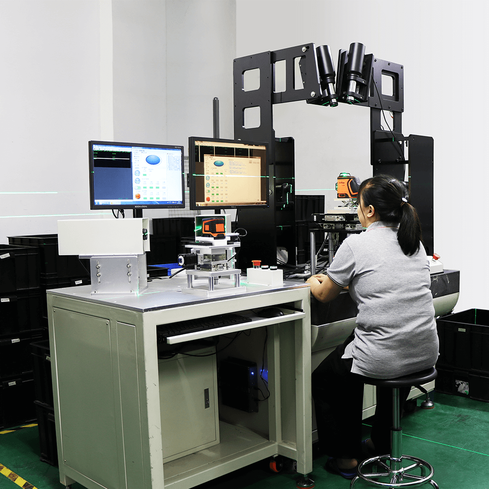 Dovoh staff adopts an automatic accuracy inspection system to inspect the overall accuracy when the assembly is completed. 